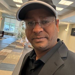 Meet your Posher, Amit